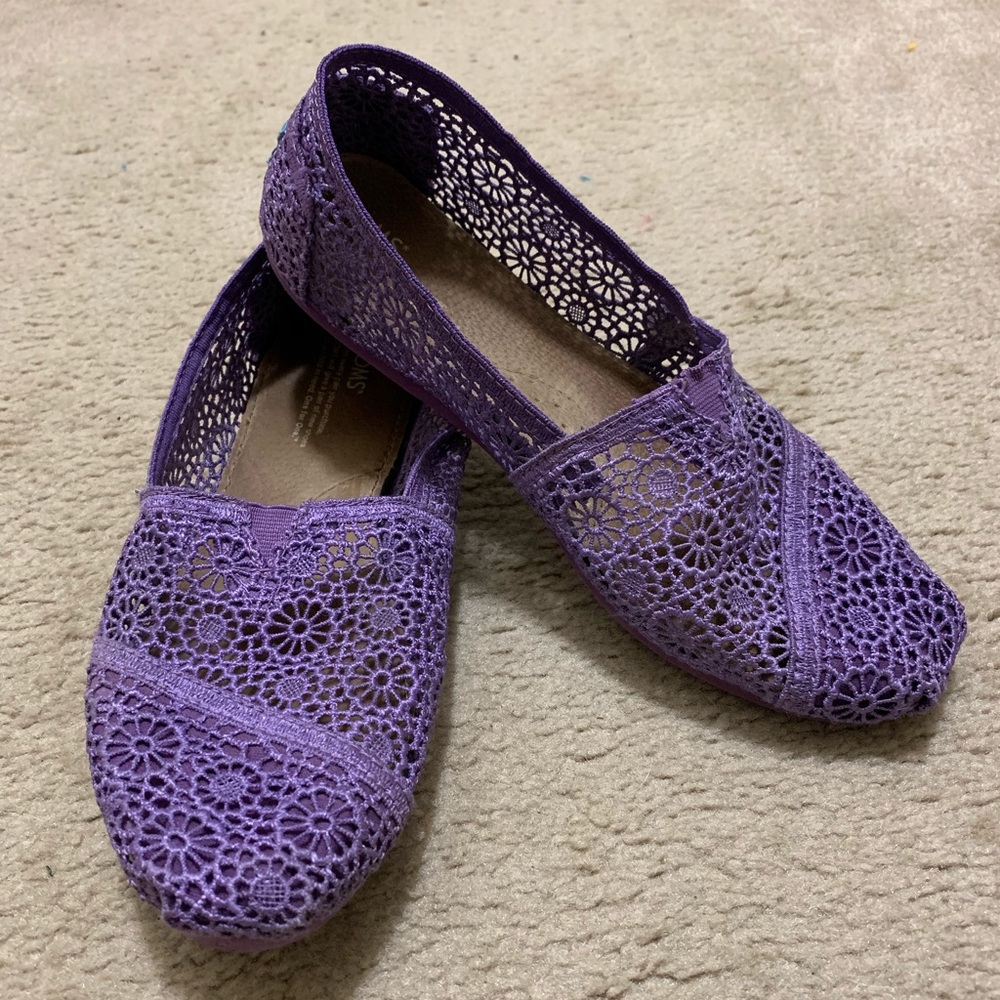 TOMS Crochet women’s flats